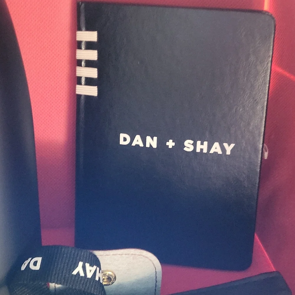 Dan + Shay VIP Set - Picture 2 of 4
